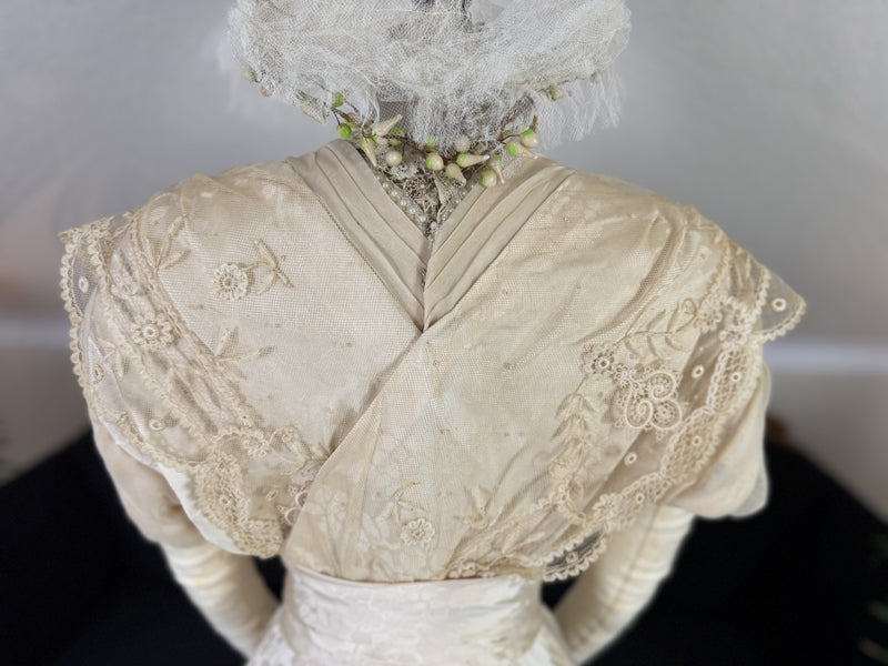 Antikes Hochzeitskleid aus der Titanic-Ära, ca. 1912