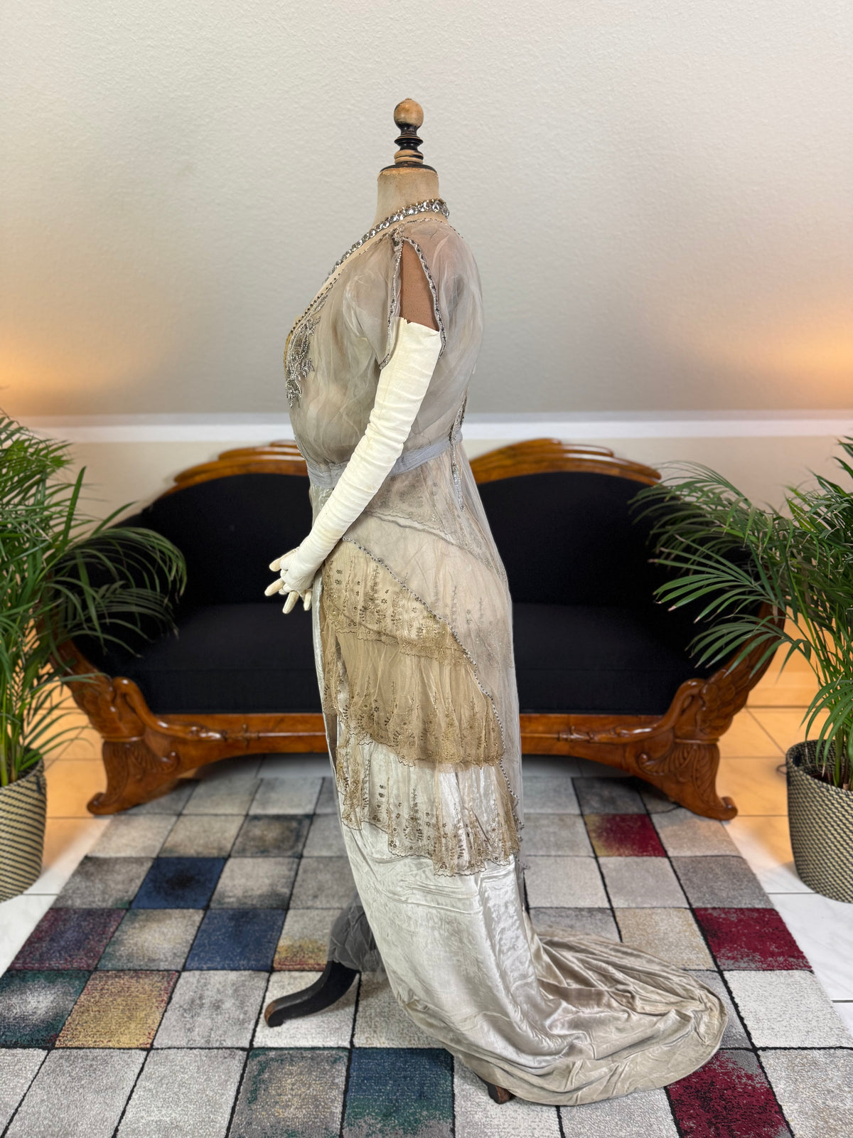 Antikes GUSTAVE BEER Abendkleid – Seidenchiffon &amp; Samt, Paris Couture ca. 1912