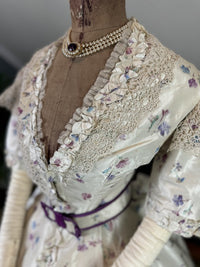 Antikes Seidenabendkleid mit Tagesoberteil, ca. 1864