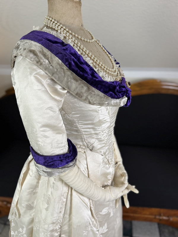 SCOTT Antikes Abendkleid aus Seide, Liverpool, ca. 1890