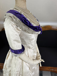 SCOTT Antikes Abendkleid aus Seide, Liverpool, ca. 1890