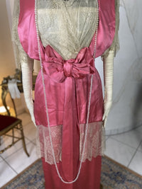 Rosa Satin-Abendkleid aus der Titanic-Ära, ca. 1912