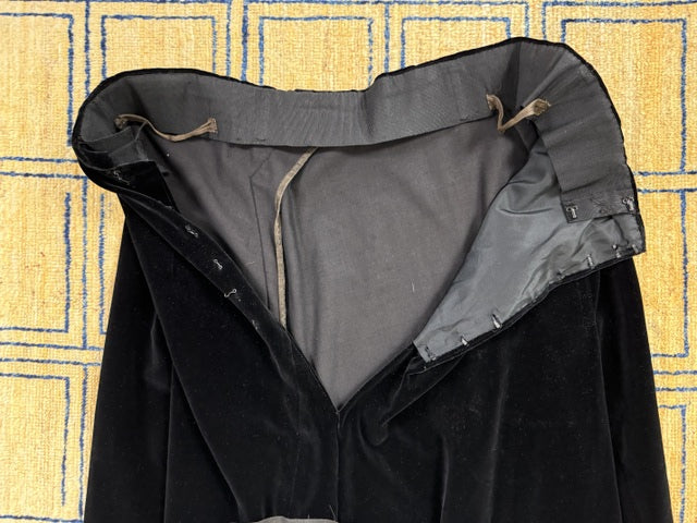LINKER & Cie. Antikes schwarzes Samt-Gehkleid, Paris, ca. 1910