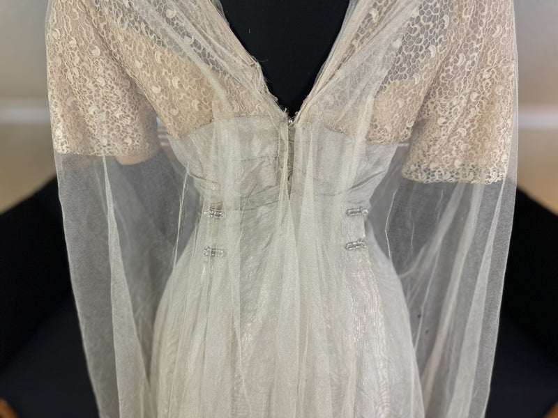 Antikes silbernes Lamé-Abendkleid aus der Titanic-Ära, ca. 1912