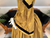 Antikes viktorianisches Tageskleid aus dunklem Goldbrokat, ca. 1858