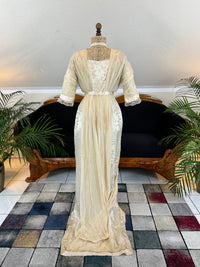 „Antique 1912 cream silk brocade evening dress with lace, crepe drapes and Lady Gillman provenance“