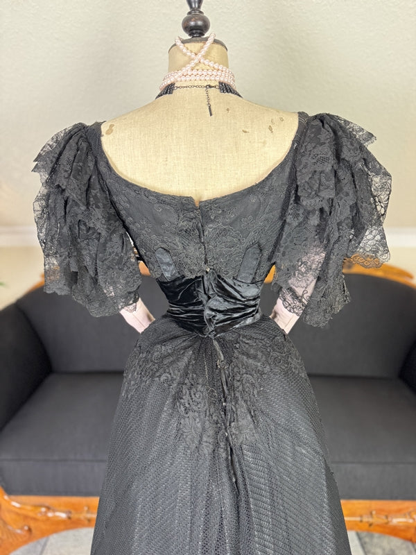 RA HIGGINS "Mohnblumenkleid", Pittsburgh, ca. 1896