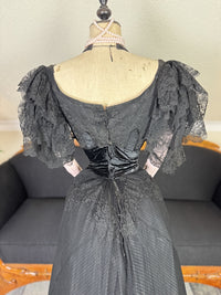 RA HIGGINS "Mohnblumenkleid", Pittsburgh, ca. 1896