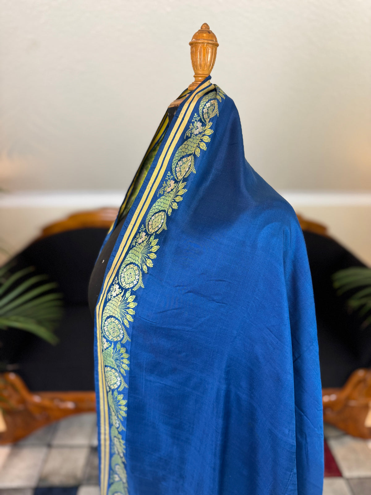 Rokoko-Eleganz in Spitalfields-Seide – Antike Stola, ca. 1790