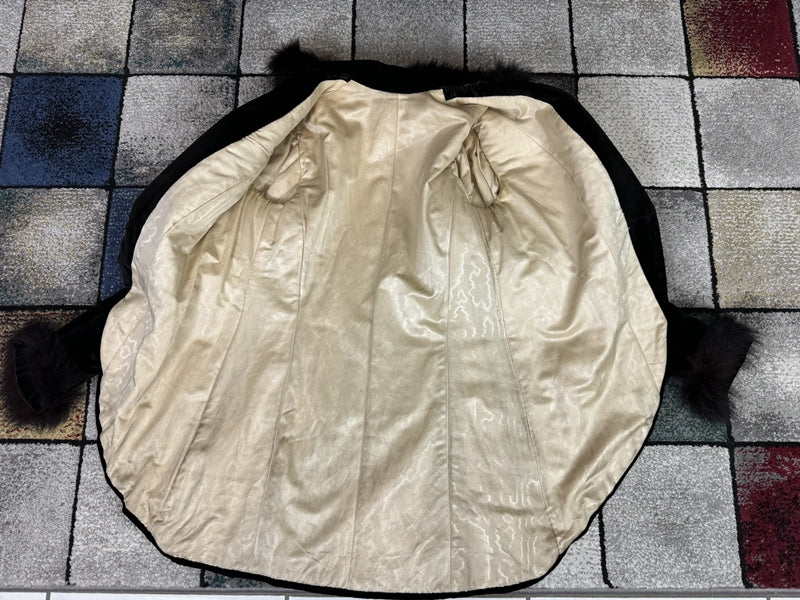 Antikes Gehkleid aus der Titanic-Ära, ca. 1912 – dreiteiliges Ensemble aus Samt