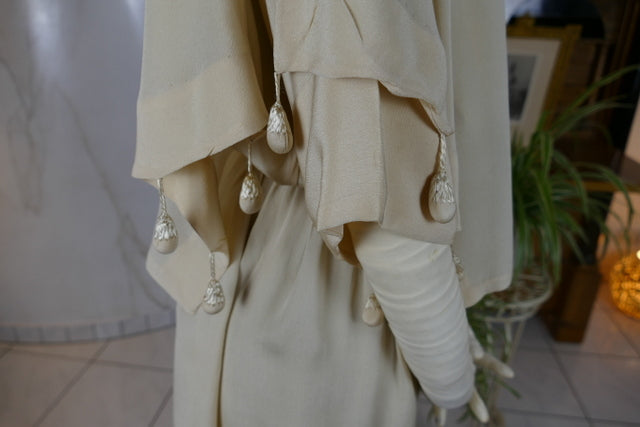 Antikes Brautkleid aus Seidensatin-Crêpe, Amerika, ca. 1925