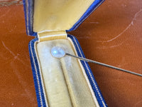 Antique 585 gold tie pin with pearl in original Friedländer Berlin presentation case, collectible linked to Kaiser Wilhelm II