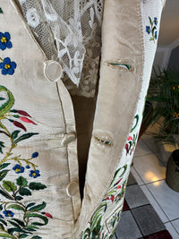 Georgian Cream Silk Embroidered Waistcoat, England ca. 1790 – Vibrant Antique Menswear