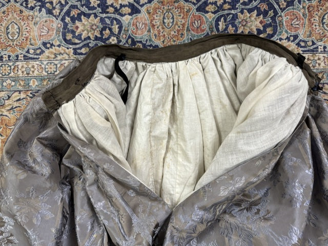 Antikes Biedermeier Abendkleid ca. 1845 – Österreichisches Brokatkleid