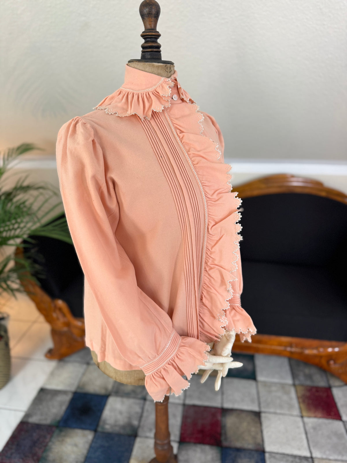 KÖNIGLICHE Bettjacke, aus dem Nachlass der Herzogin Maria Immakulata von Württemberg, geborene Erzherzogin von Österreich, 1900