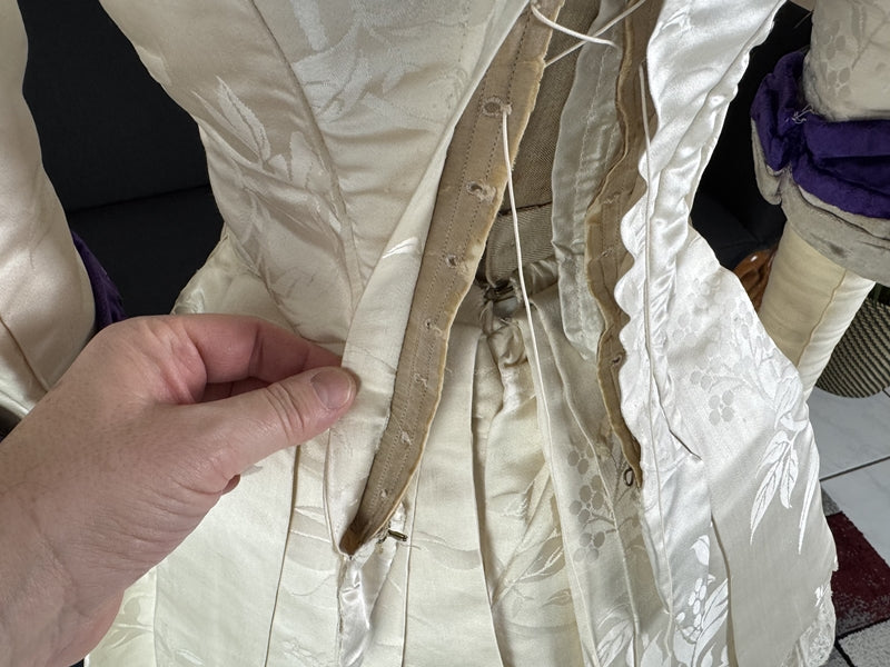 SCOTT Antikes Abendkleid aus Seide, Liverpool, ca. 1890