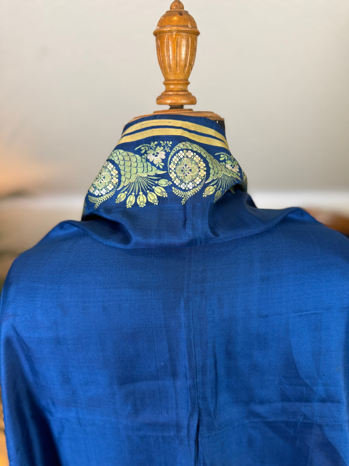 Rokoko-Eleganz in Spitalfields-Seide – Antike Stola, ca. 1790