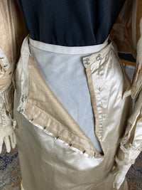 Antikes Hochzeitskleid aus Seide, ca. 1901