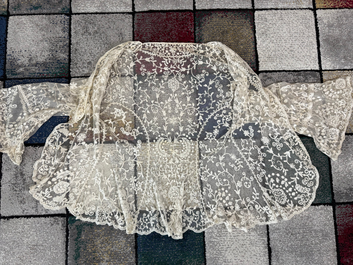 Jacke aus weißem besticktem Tüll, Edwardianisch, England, ca. 1906 – Dekoratives Überkleid