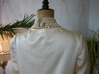Antikes asymmetrisches Satinbrautkleid, 1920er Jahre – Cremefarbenes Art-déco-Brautkleid