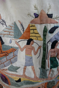 Ägyptische Revival Seidenjacke, ca. 1924 – Appliqué-Motive mit Sphinx, Skarabäus & Pyramide