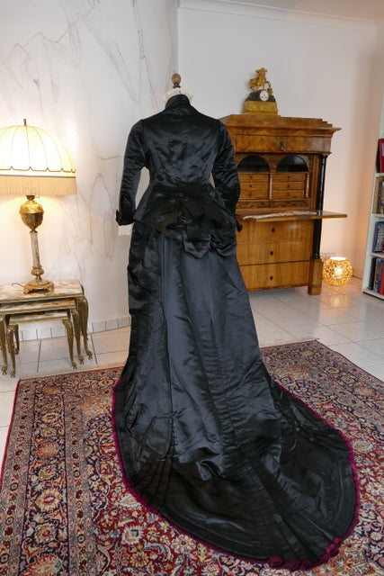 EMILE PINGAT Antikes viktorianisches Tournürenkleid, Paris, ca. 1882