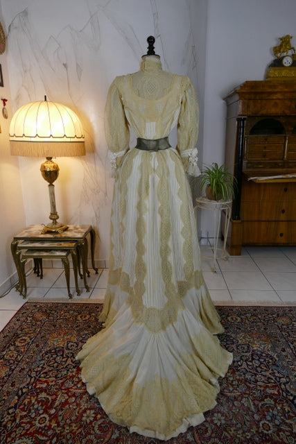 Antique two‑piece Edwardian dress, ca. 1901, Macheret New York & Paris, silk crepe and lace