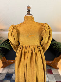 Antikes Regency-Kleid aus goldener Moiré-Seide, ca. 1815-1820