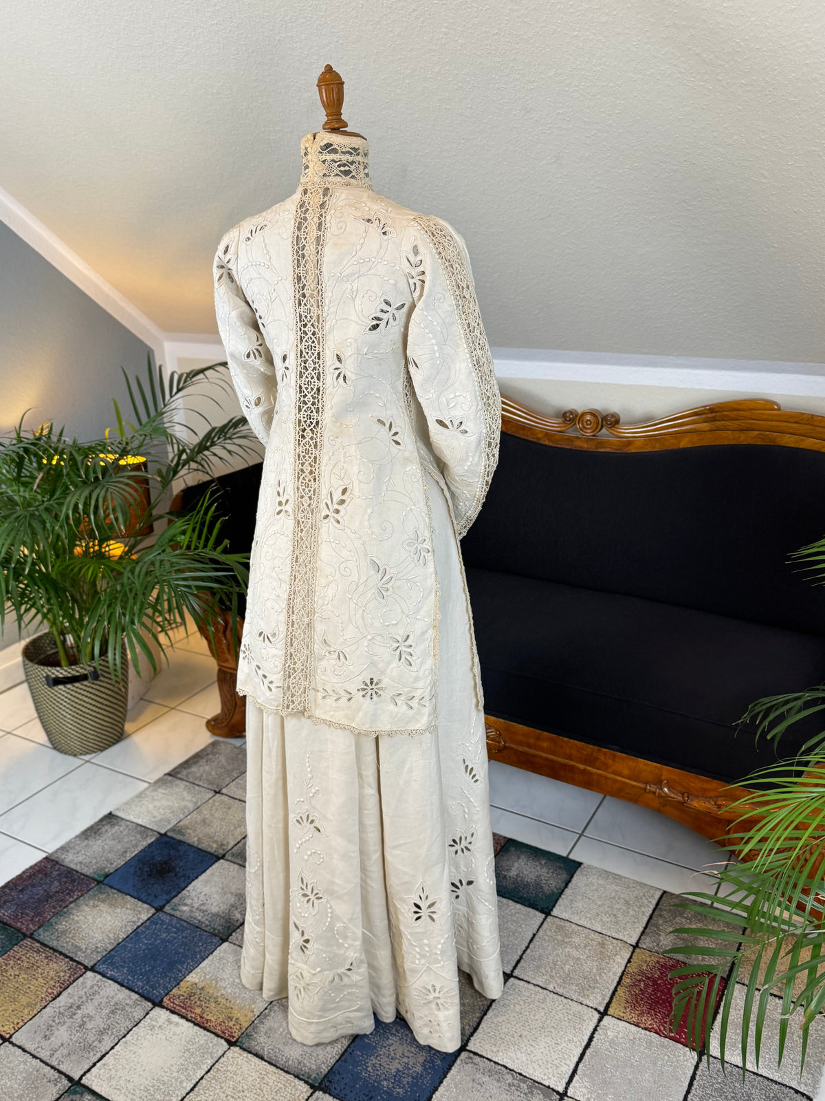 Antique Four‑Piece Edwardian Walking Dress ca. 1910 – Linen, Lace & Lady Gillman Provenance