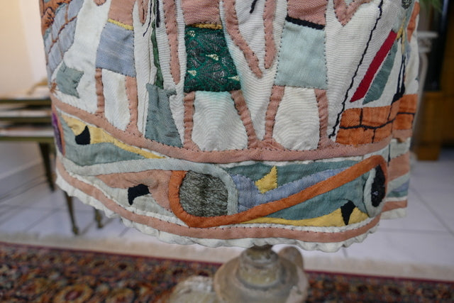 Ägyptische Revival Seidenjacke, ca. 1924 – Appliqué-Motive mit Sphinx, Skarabäus & Pyramide