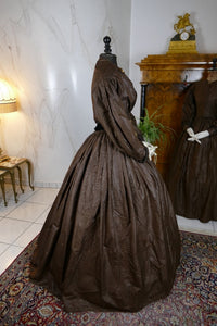 Antike Biedermeier Mutter-Tochter Moiré-Seiden-Nachmittagskleider, 1840er Jahre