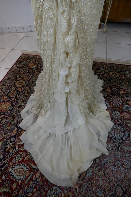 Antikes besticktes Spitzen-Bustle-Überkleid, 1880er Jahre