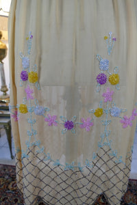 Antikes seidenes, perlenbesetztes Cocktailkleid, ca. 1926