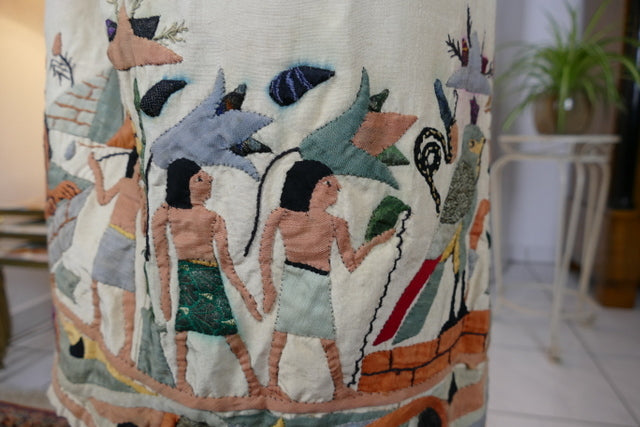Ägyptische Revival Seidenjacke, ca. 1924 – Appliqué-Motive mit Sphinx, Skarabäus & Pyramide