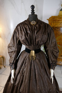 Antike Biedermeier Mutter-Tochter Moiré-Seiden-Nachmittagskleider, 1840er Jahre