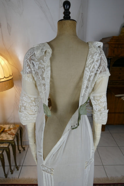 Antikes edwardianisches maltesisches Spitzen-Teekleid, ca. 1908