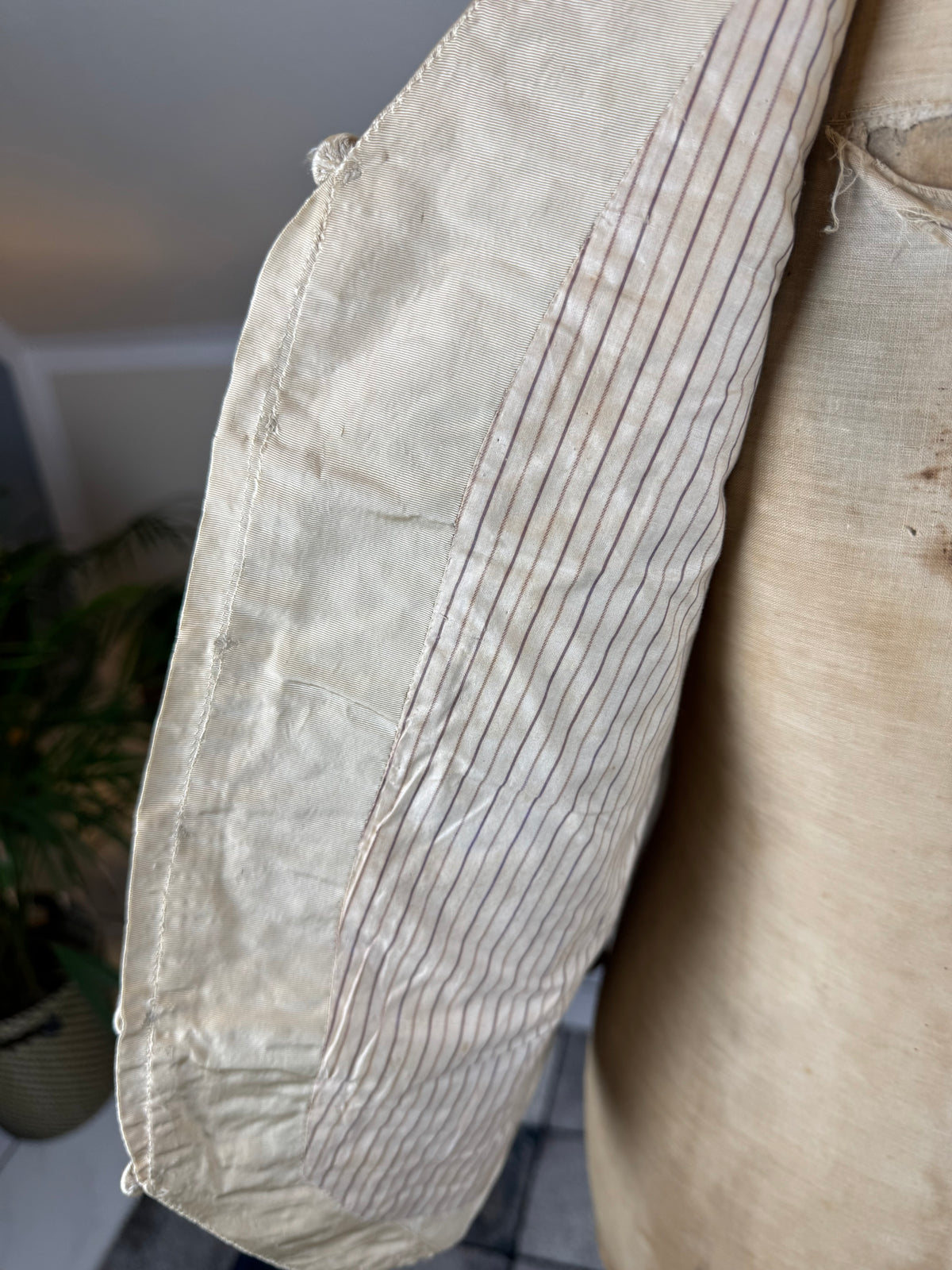 Georgian Cream Silk Embroidered Waistcoat, England ca. 1790 – Vibrant Antique Menswear