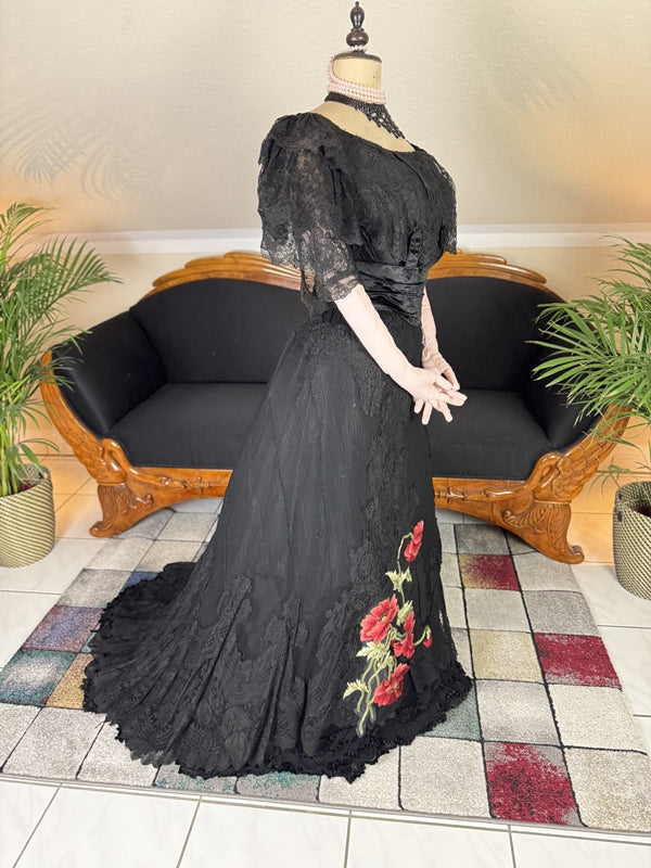 RA HIGGINS "Mohnblumenkleid", Pittsburgh, ca. 1896