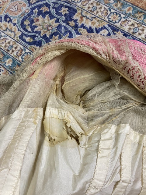Rosa Satin-Abendkleid aus der Titanic-Ära, ca. 1912