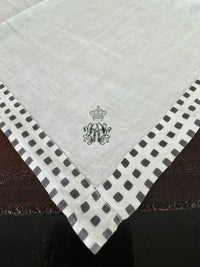 ROYAL Antiquitätensammlung von Trauer-Taschentüchern, 19 Stück mit Württemberg-Monogrammen, um 1900