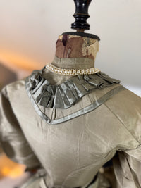 Antikes viktorianisches Seidenkleid, England, ca. 1868