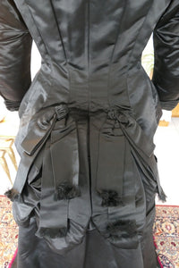 EMILE PINGAT Antikes viktorianisches Tournürenkleid, Paris, ca. 1882