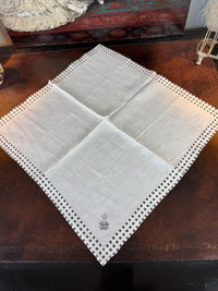 ROYAL Antiquitätensammlung von Trauer-Taschentüchern, 19 Stück mit Württemberg-Monogrammen, um 1900