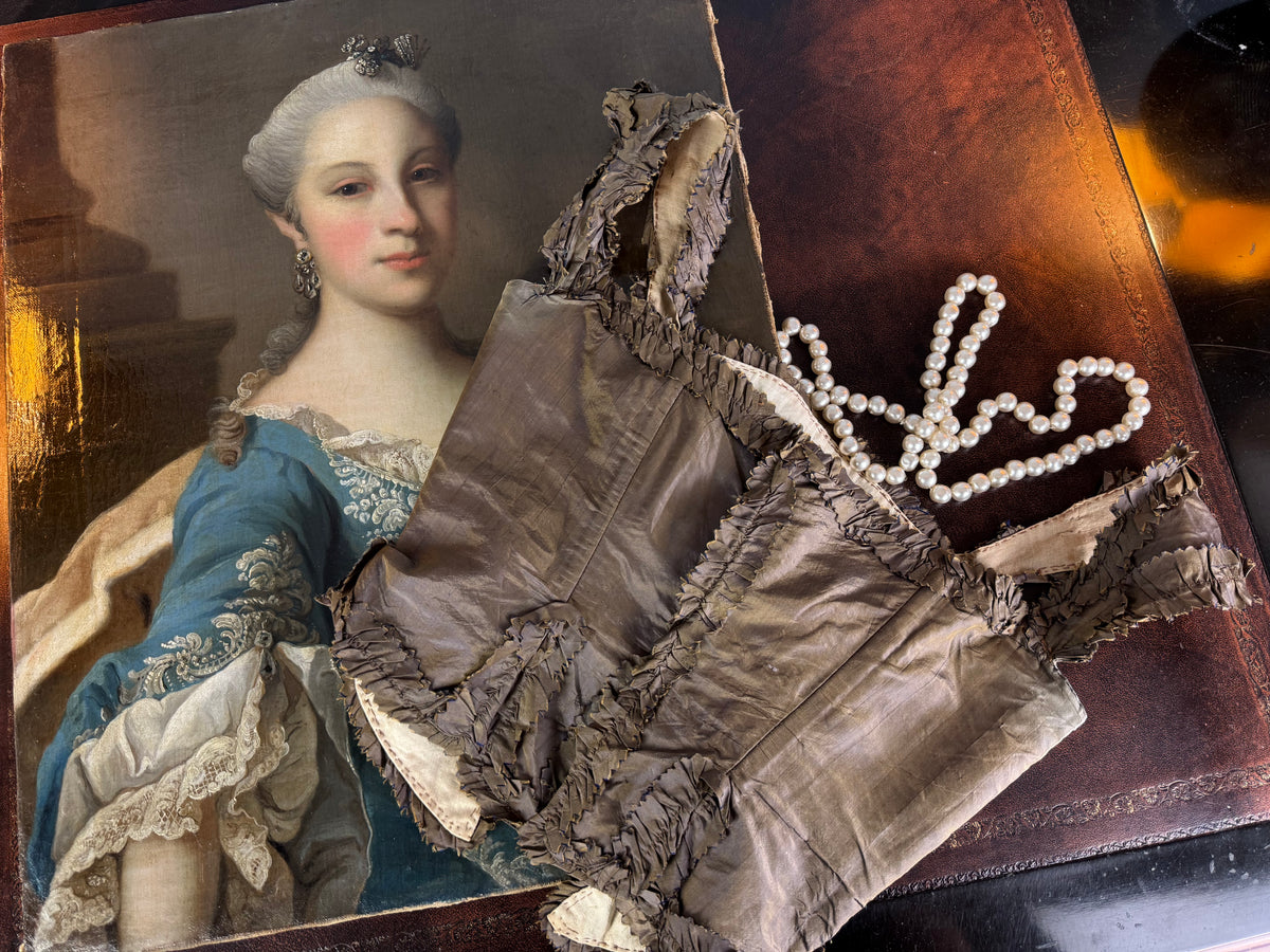 Rokoko-Mieder für ein junges Mädchen, Frankreich, um 1780 – Antikes handgenähtes Kleidungsstück aus dem 18. Jahrhundert
