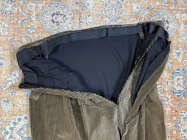 Antikes Edwardianisches Spazierkleid ca. 1912 – Gestreifte Mode des frühen 20. Jahrhunderts