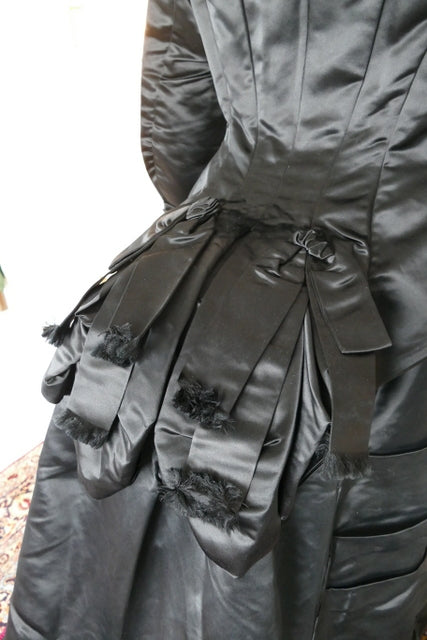 EMILE PINGAT Antikes viktorianisches Tournürenkleid, Paris, ca. 1882