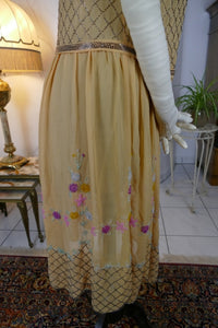 Antikes seidenes, perlenbesetztes Cocktailkleid, ca. 1926