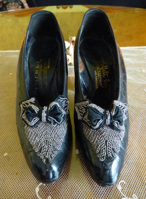 CH WOLFELT Co. Abendpumps einer jungen Dame, ca. 1904