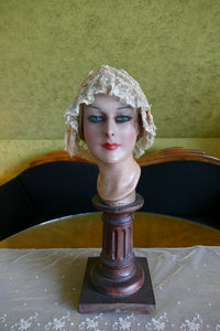 Boudoir-Haube, England, 1920er Jahre