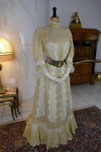 Antique two‑piece Edwardian dress, ca. 1901, Macheret New York & Paris, silk crepe and lace